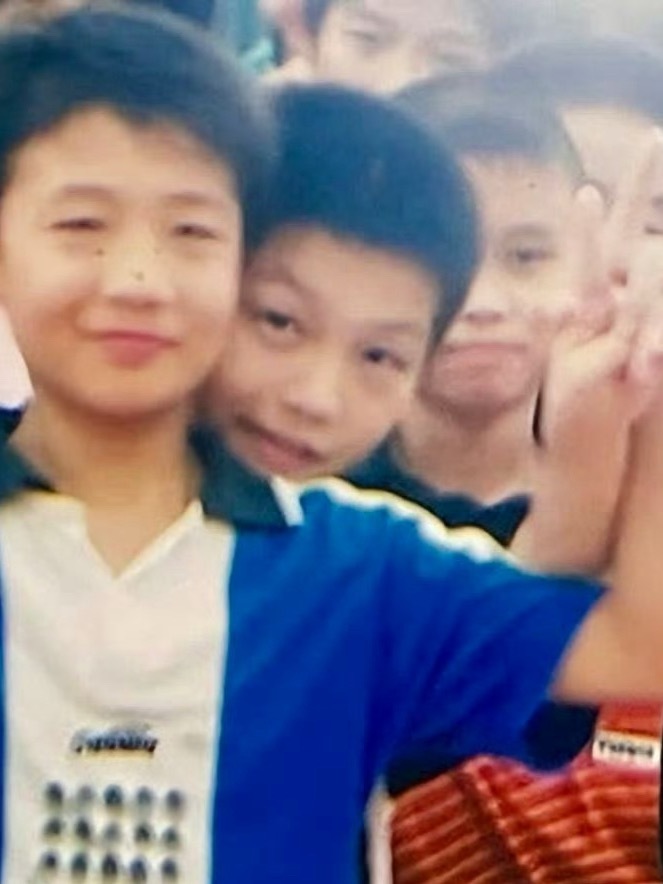 张emo一生都在找的邪魅男孩还有毛栗子 