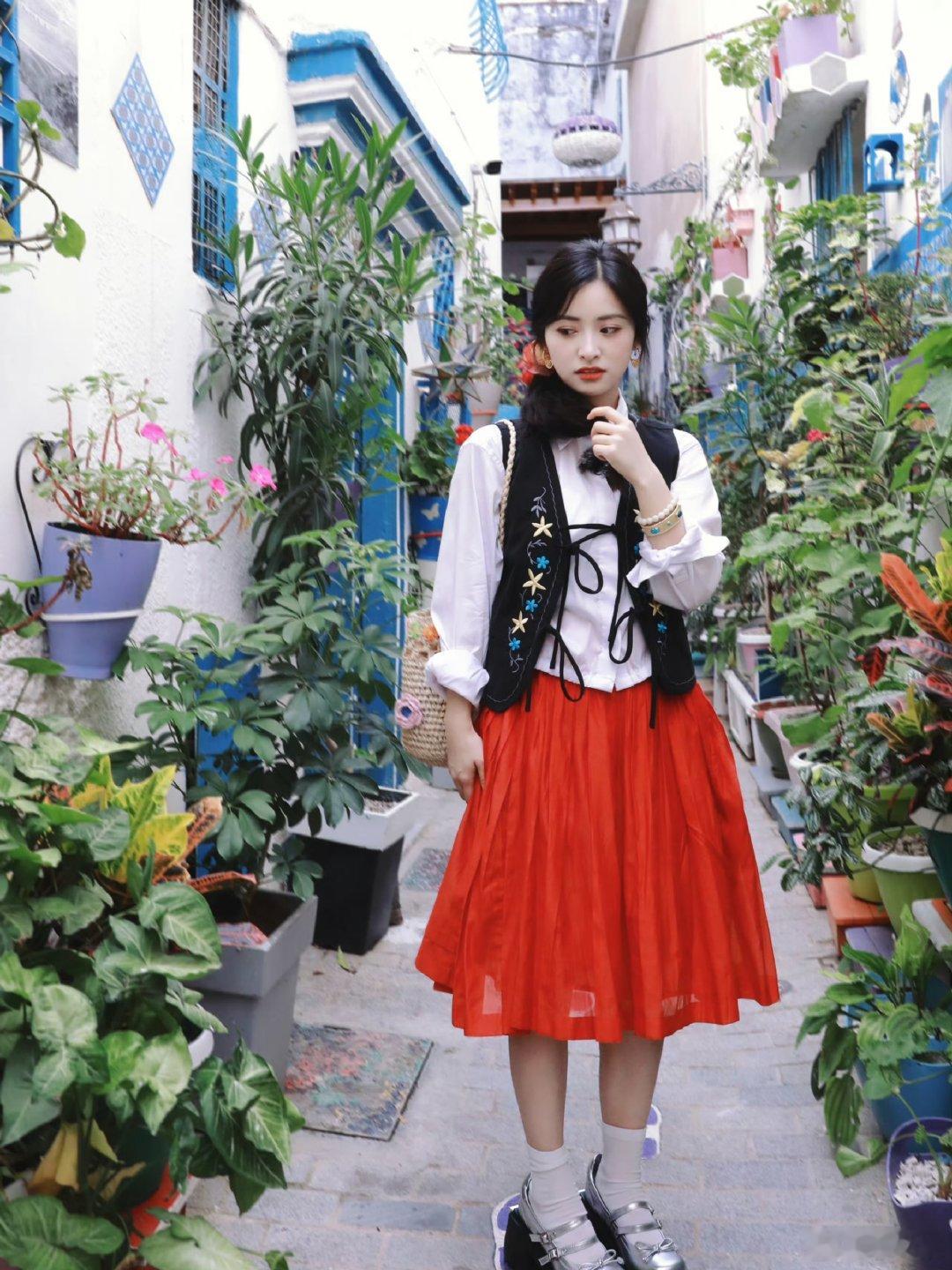 沈月如花在野温柔热烈沈月如花在野沈月如花在野温柔热烈，太美了 ​​​