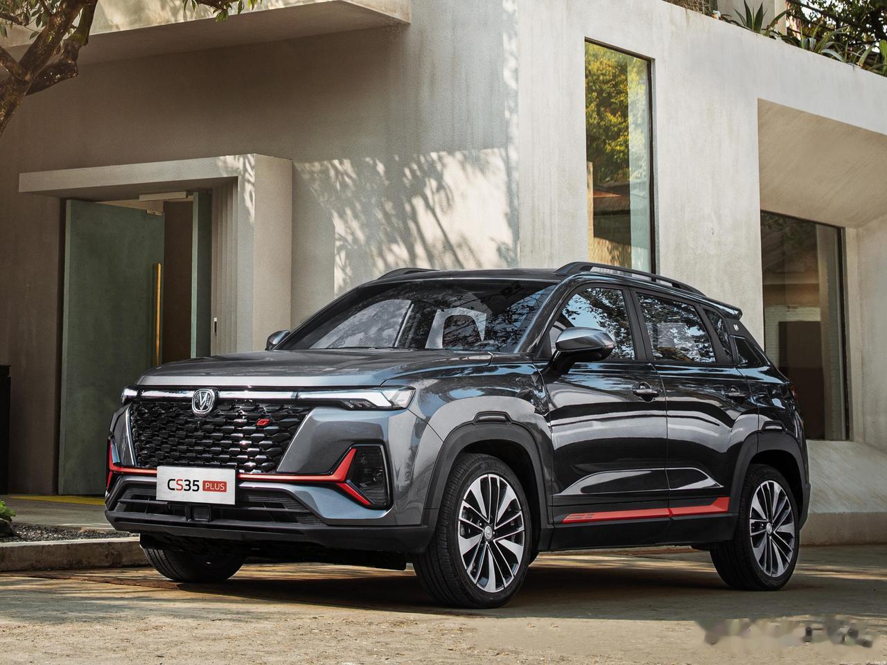 长安CS35 PLUS的上半年销量是30288辆。这其中绝大多数销量是在一月份和