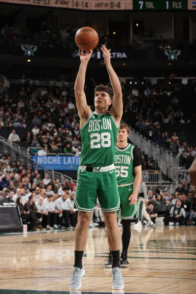 凯尔特人微速递NBA新秀 NBA季后赛前值得关注的球员雨果·冈萨雷斯，冈萨雷斯并