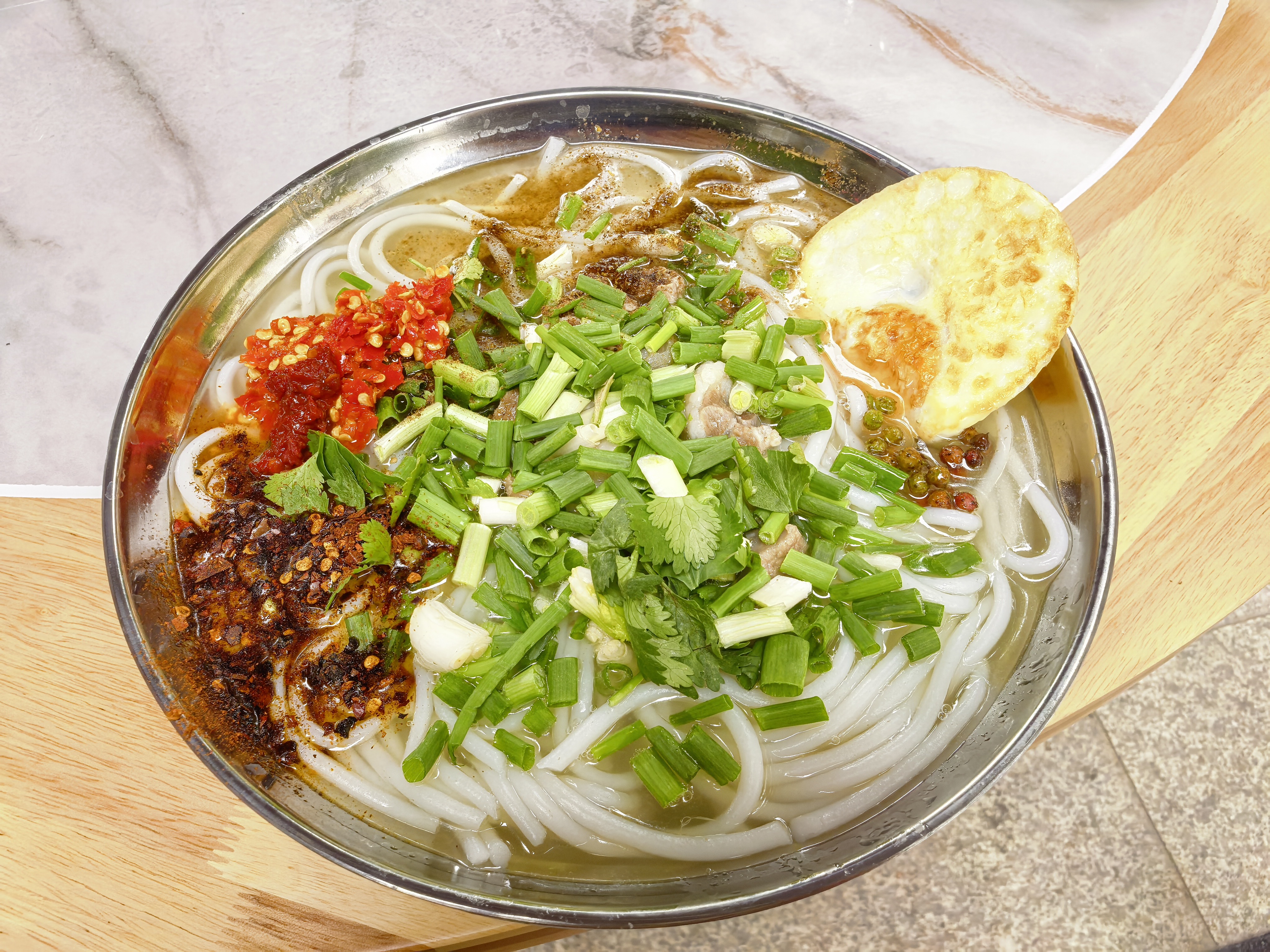 降温了，一碗香喷喷的攀枝花羊肉米线 就像一剂强心针[捂嘴哭] ​​​