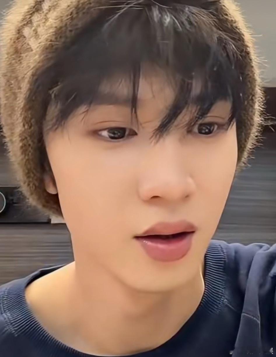 陈哲远好吃到吧唧嘴这词条谁起的？吧唧嘴是一个很好的词吗？我一直觉得吧唧嘴是一件很