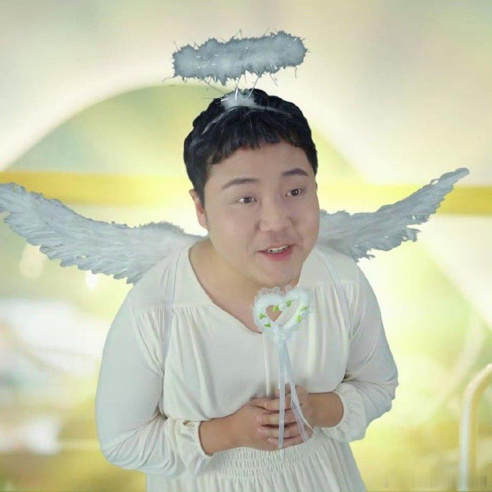 土豆签售会签的竟然是购物袋 喜人副业蔓延到签售！土豆签购物袋画风可爱，袋子印金句