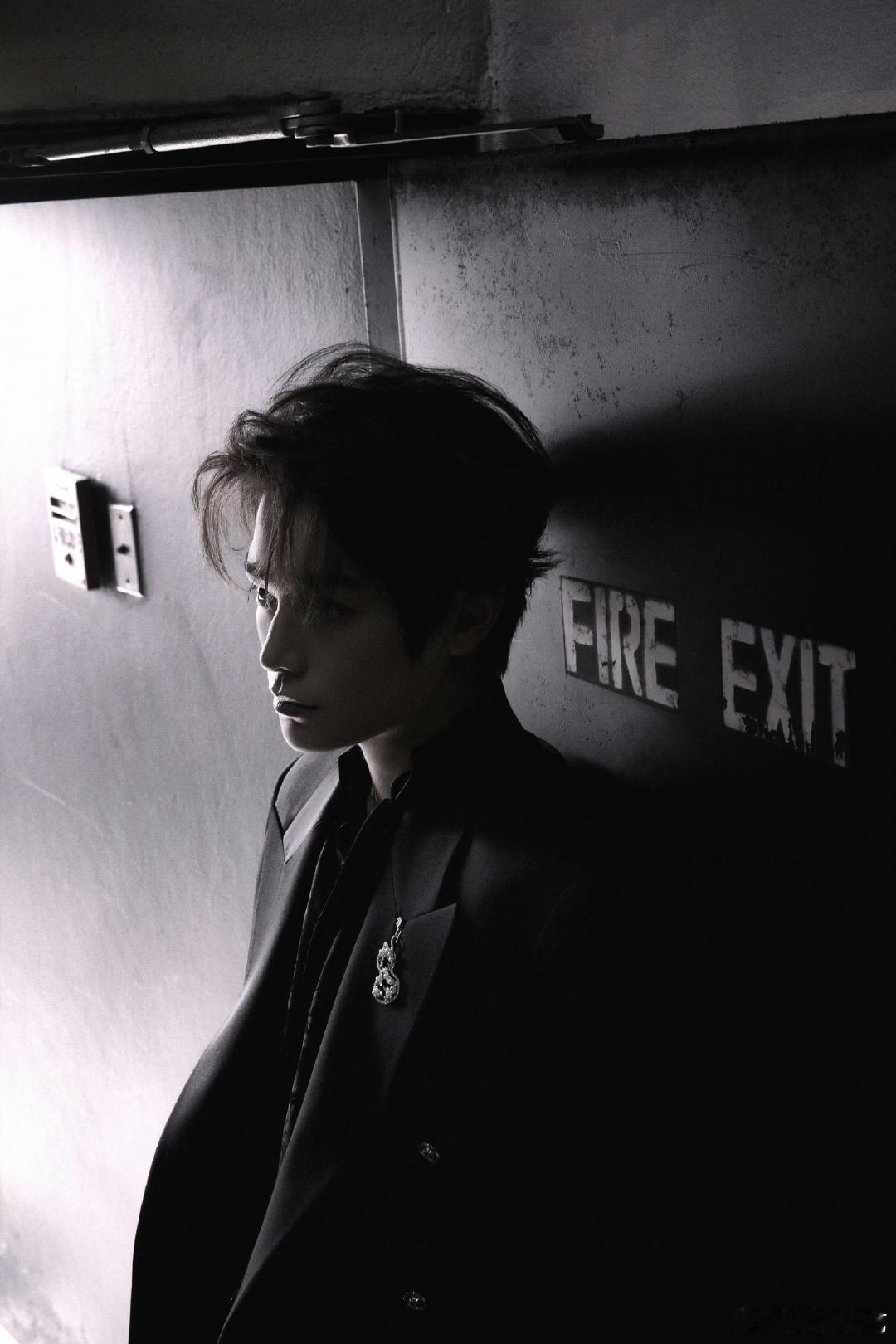 丁禹兮把内娱男星卷出新高度了 泰语采访被媒体盛赞，英语介绍中餐超自信，饭撒更是把