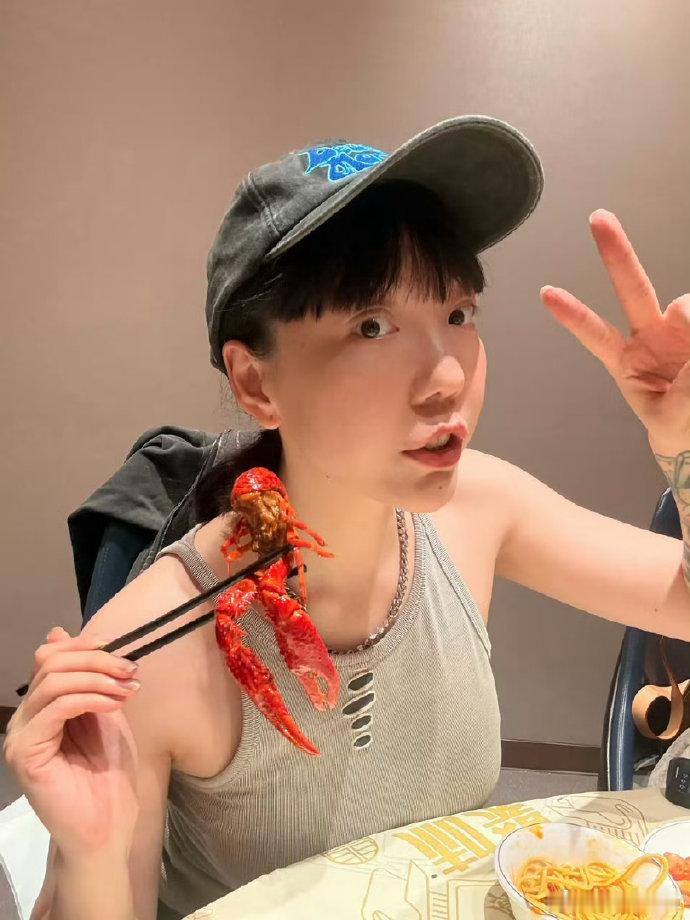 吴莫愁别走了吴莫愁留下吧张碧晨 吴莫愁吴莫愁rap一开口网友全网求她留下！“吴莫