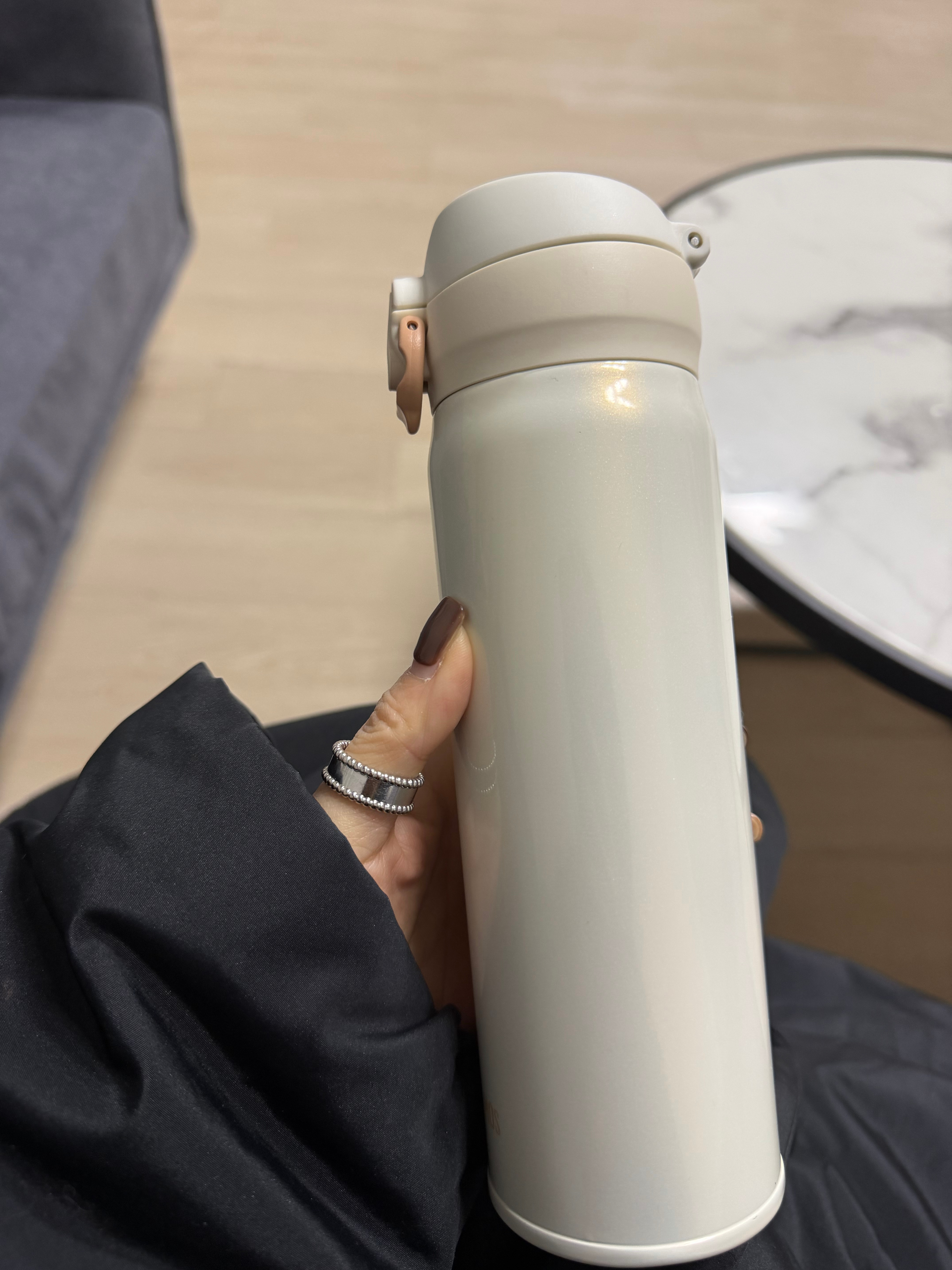 冬天影棚三件宝，长款羽绒服，保温杯和暖风炮婷日常 北京·格调片场