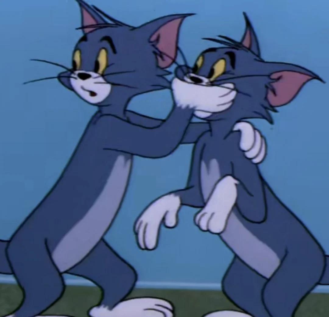 爱美不是女性的天性，是生存策略
周末在家里化妆的时候，突然想：我真的爱美吗？
	