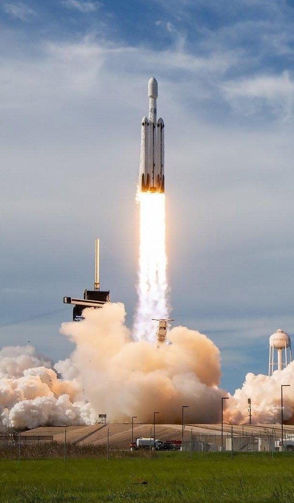 SpaceX将在2028年发射罗莎琳德·富兰克林号火星漫游车
它属于欧洲航天局火