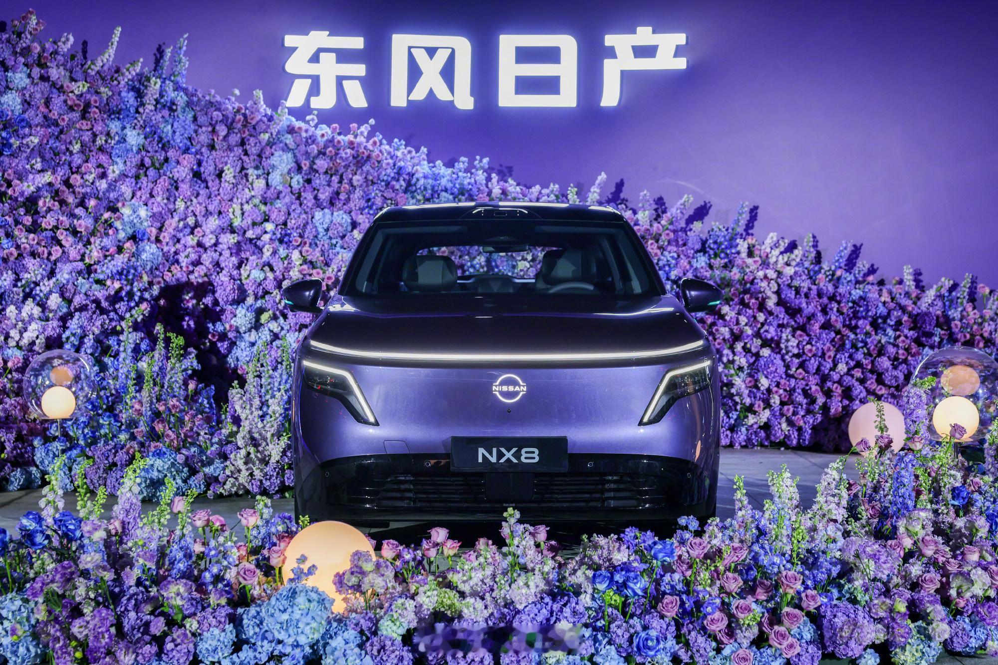 日产 N8 这售价有惊喜，大五座 SUV 直接干到 15 万以内。不过，如果你眼