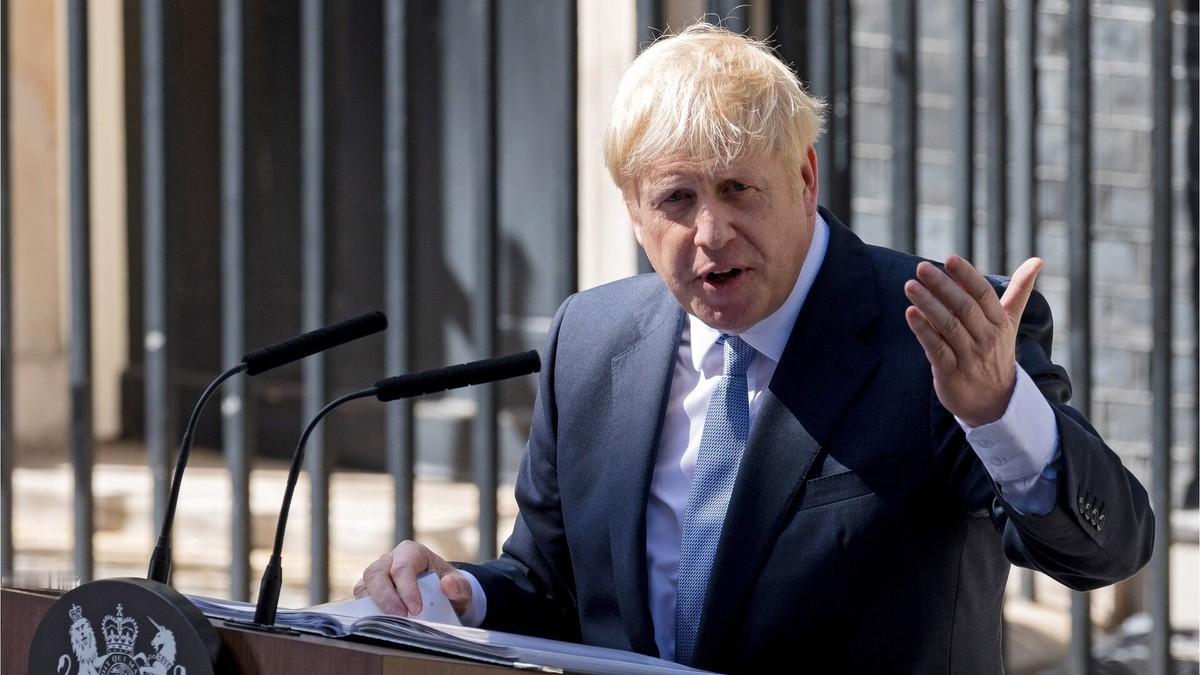 英国前首相约翰逊呼吁皇家海军拦截俄罗斯柴油船，但政治口号能否落地，还要看法律依据
