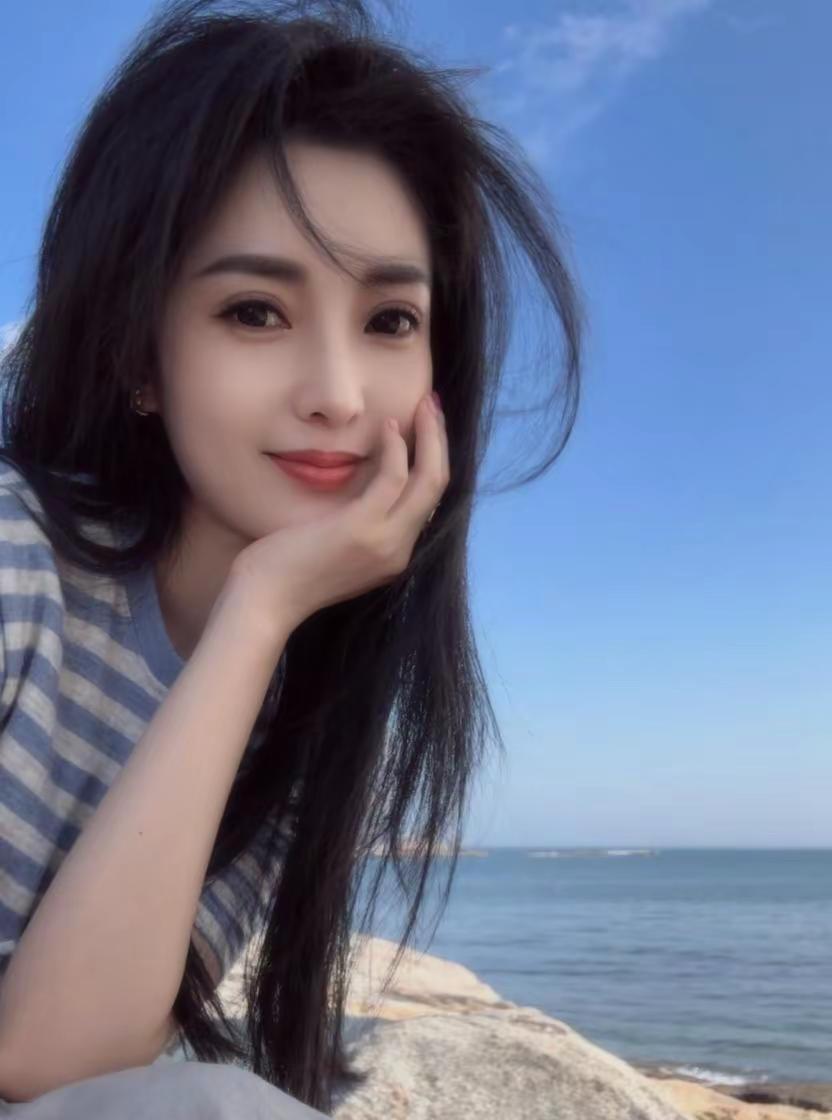 上热门🔥甜妹 温柔高冷美女