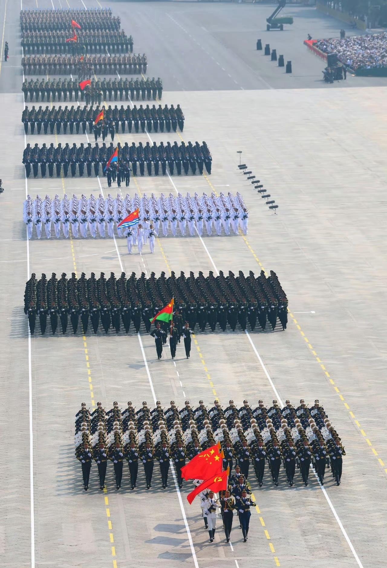 想想接下来5年有两次大阅兵，我这心里啊，真是充满了期待！

2027年就是建军1