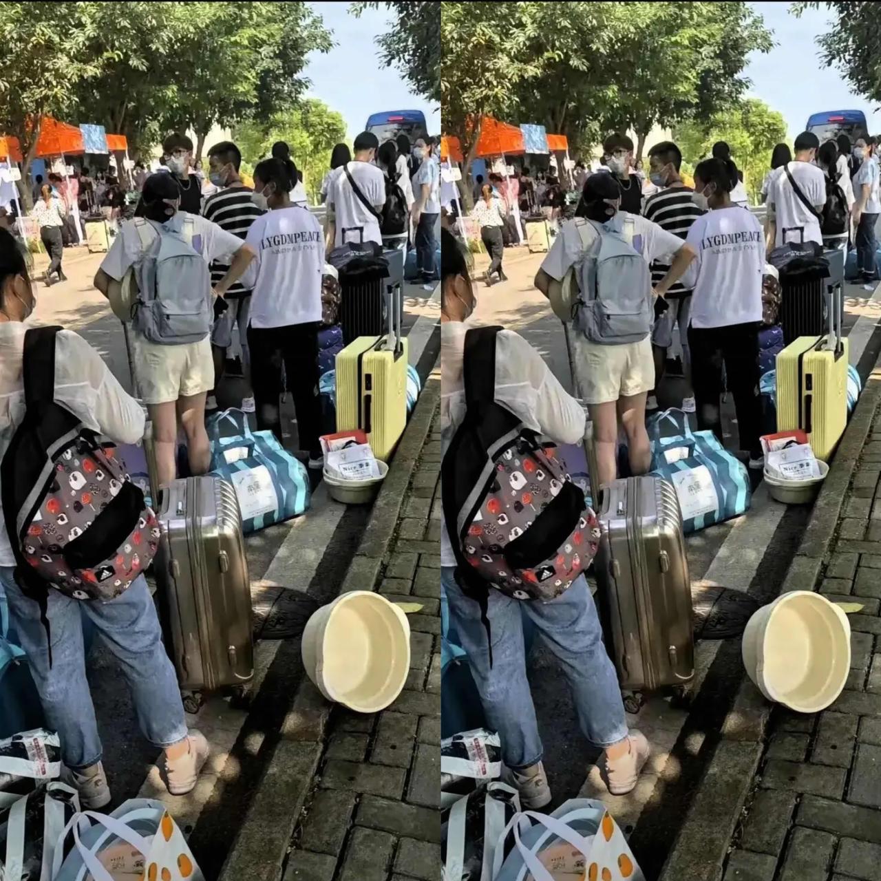 大学开学第三天，家长群炸了。
原因只有一个：生活费。
九成以上的孩子靠爸妈打钱，