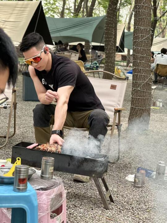 受不了炭火烤串 太香了