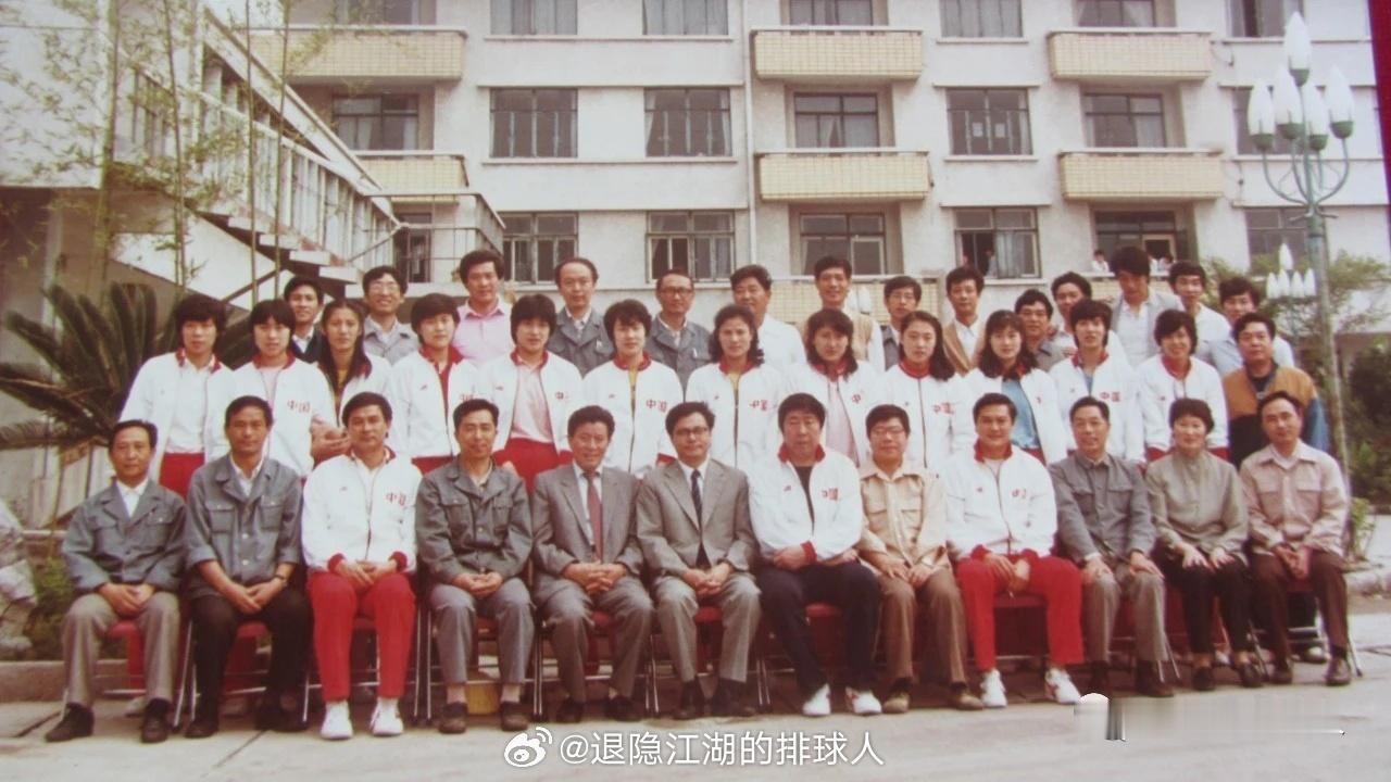 1987年国家女排参观上海船厂 