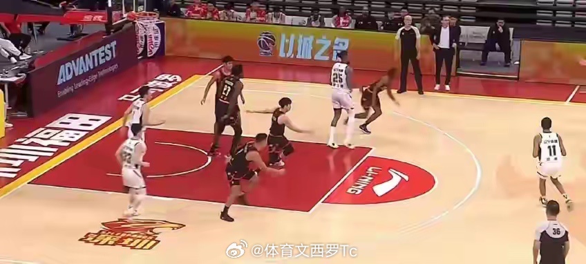 cba 莫兰德爆发砍21+13赵继伟17+9 辽宁力克深圳豪取3连胜深圳男篮vs