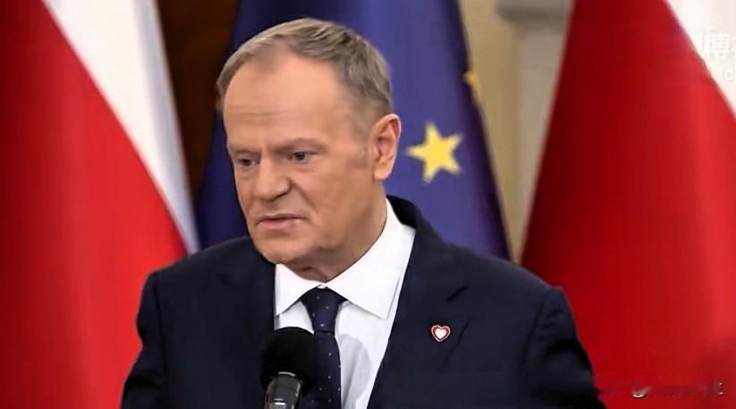 波兰总理图斯克对美国收购格陵兰的计划表示担忧，警告称此类行为可能加剧北约内部分裂