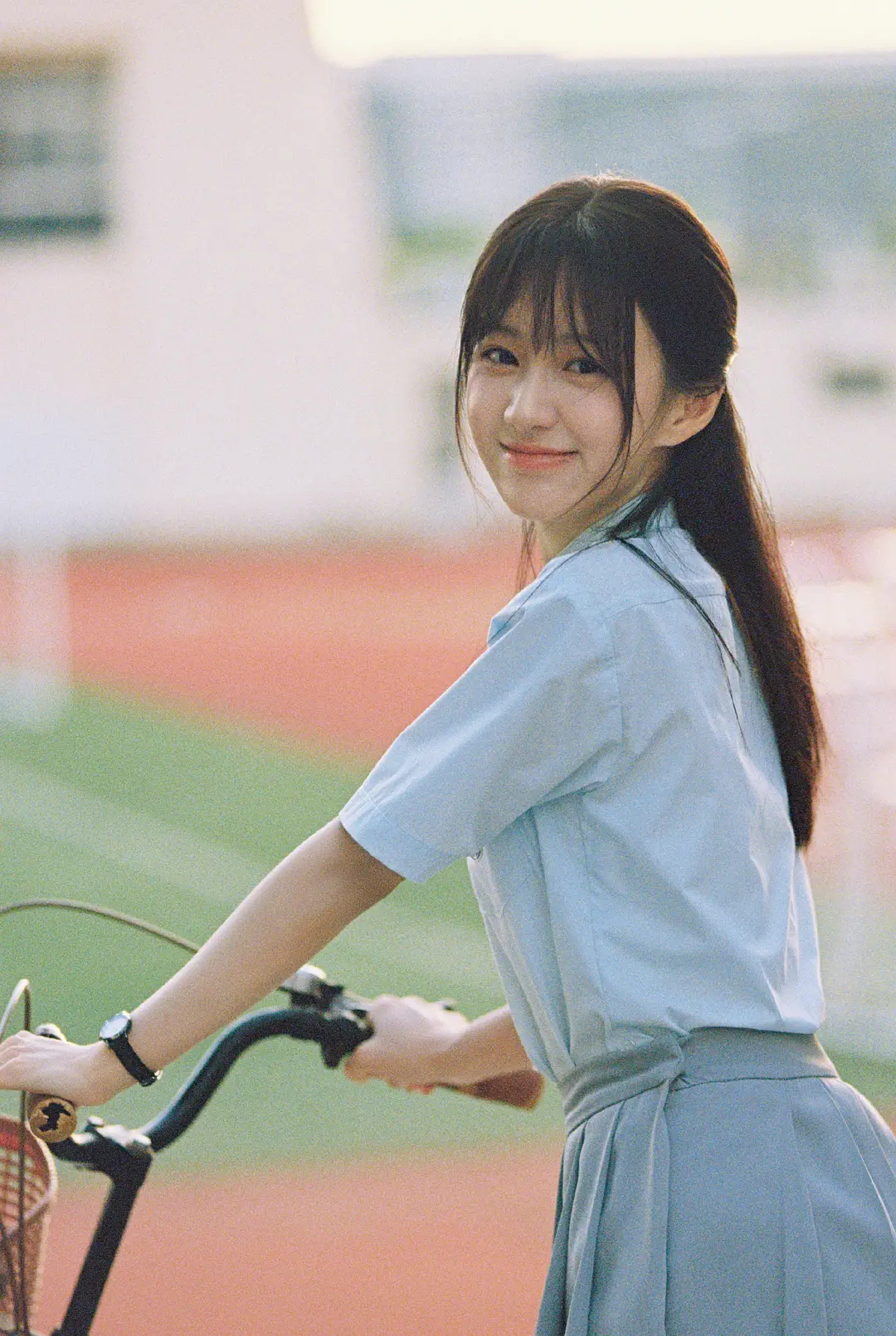 炽夏 魔改突然get到包上恩，就是班上那种温温柔柔的女学生～ 