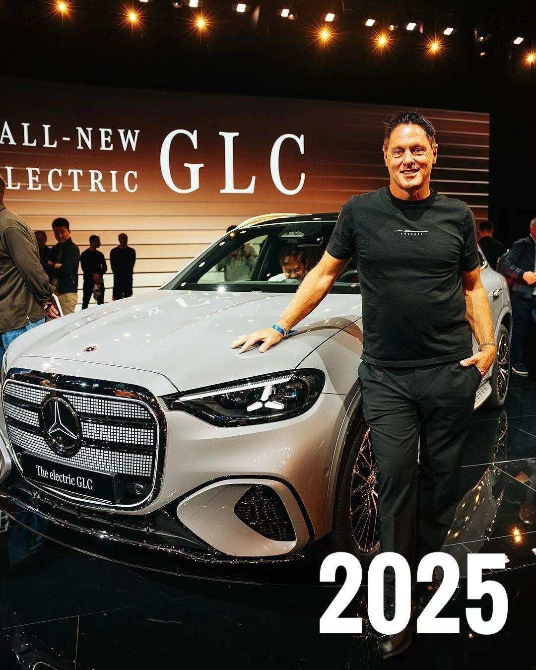 一举奠定了奔驰二十年王朝的设计师更迭，让市场感受到了设计带来的震撼梅赛德斯-奔驰