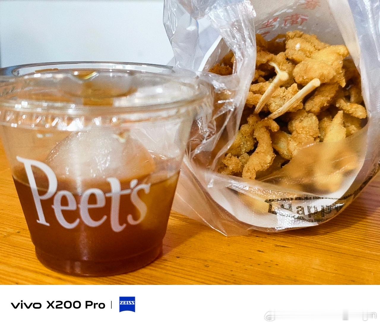 香酥鸡+皮爷咖啡 [坏笑]这家香酥鸡历史可悠久了，哈哈！上海美食[超话]上海美食
