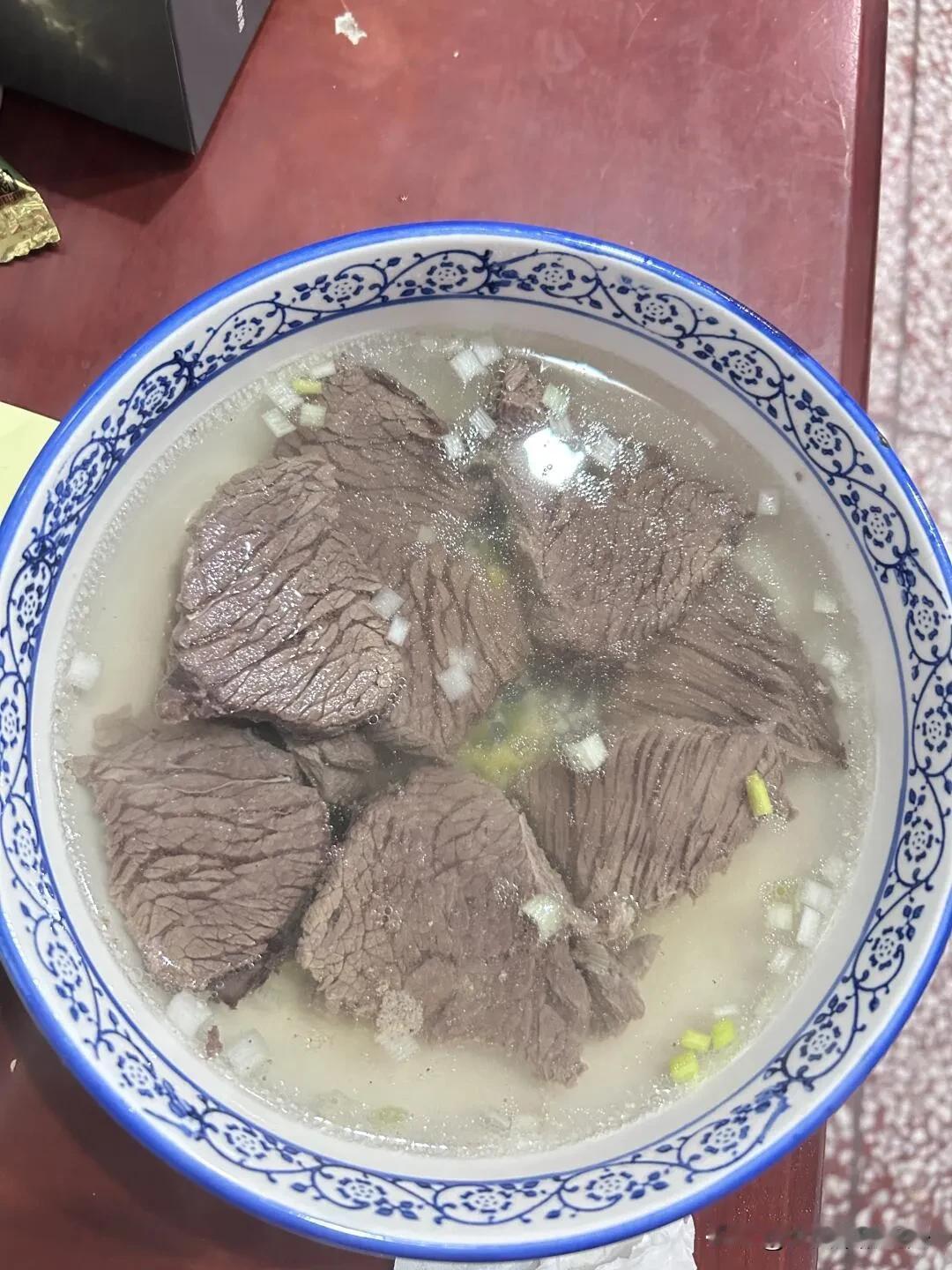 明明水牛肉更好吃，为什么都在卖黄牛肉？发现纯种水牛肉很难买，菜场饭店清一色都是黄