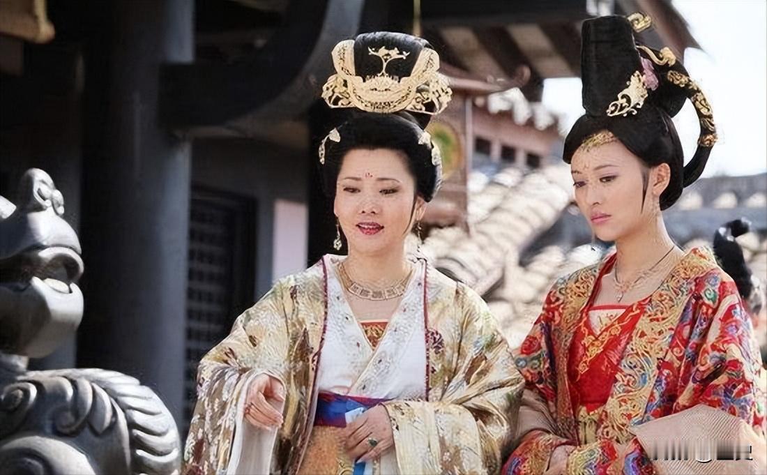 710年深夜，韦皇后正在睡觉，李隆基突然闯入，韦皇后又惊又怒：“大胆逆子！”韦皇