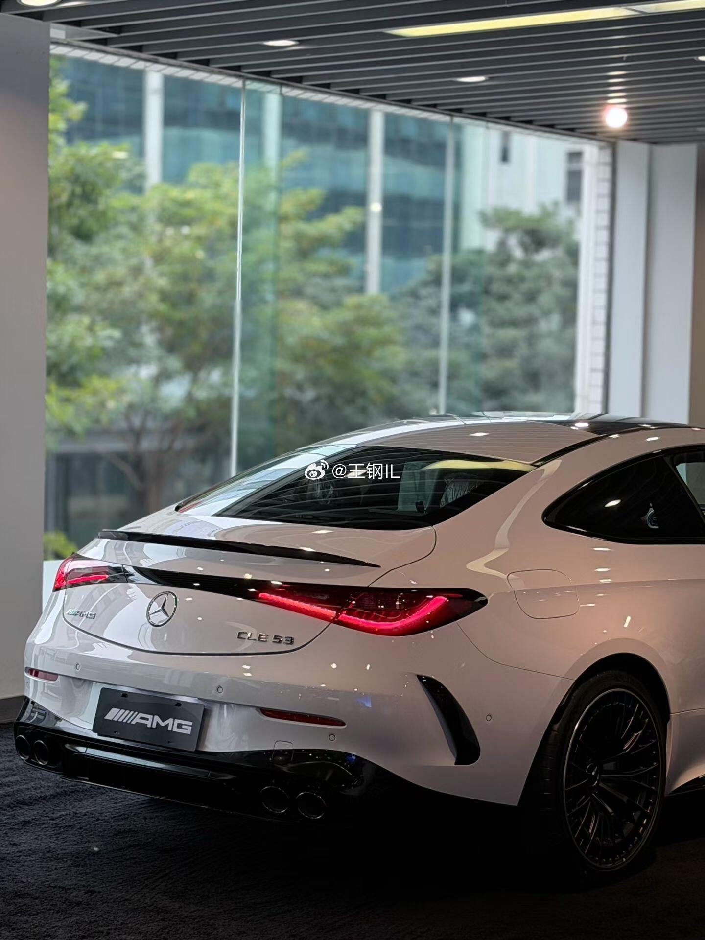 白色AMG是真的美啊！这颜值太权威了 奔驰cle53