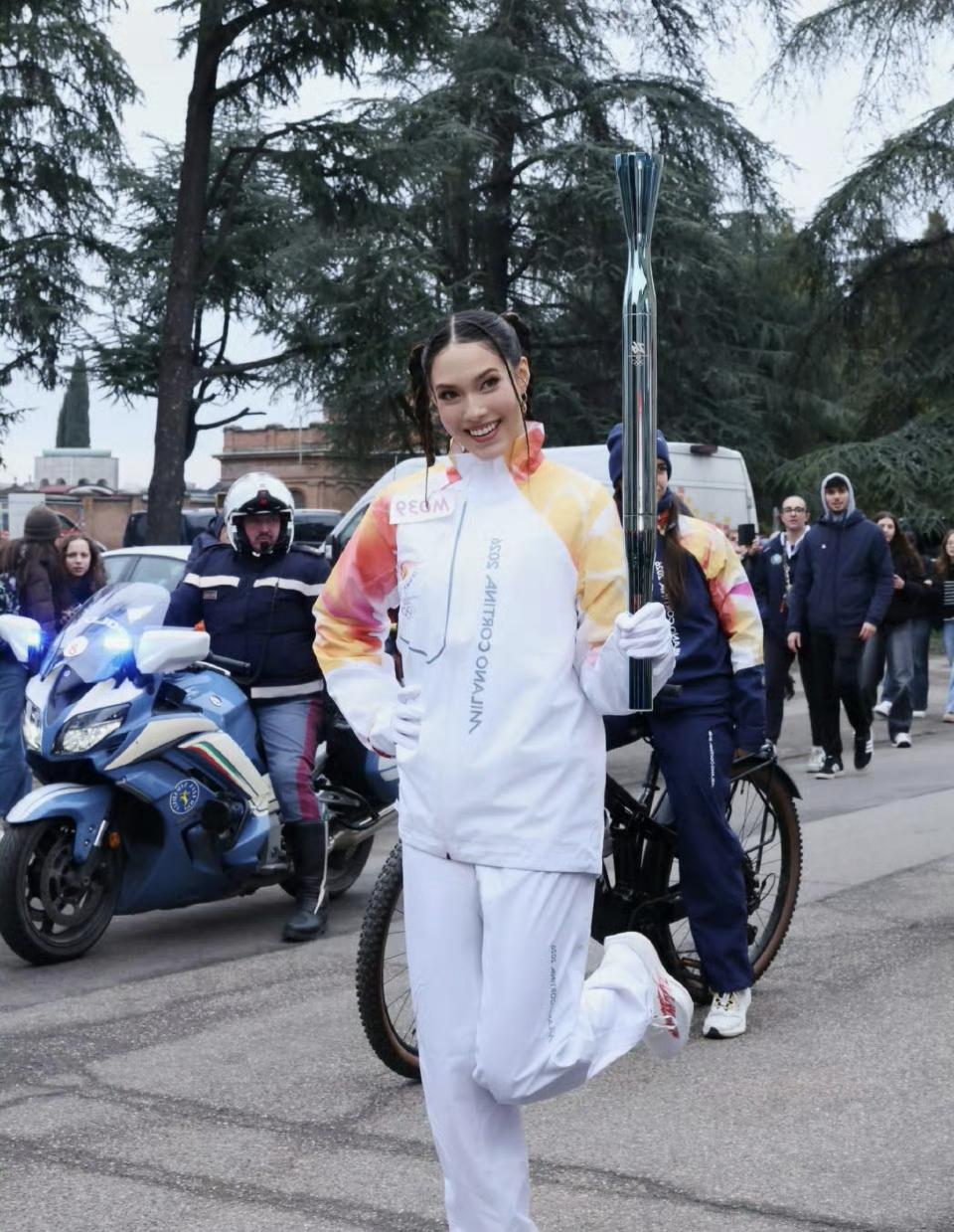 1月19日，一场备受瞩目的体育盛事在意大利伦巴第大区热烈上演——米兰冬奥会的火炬