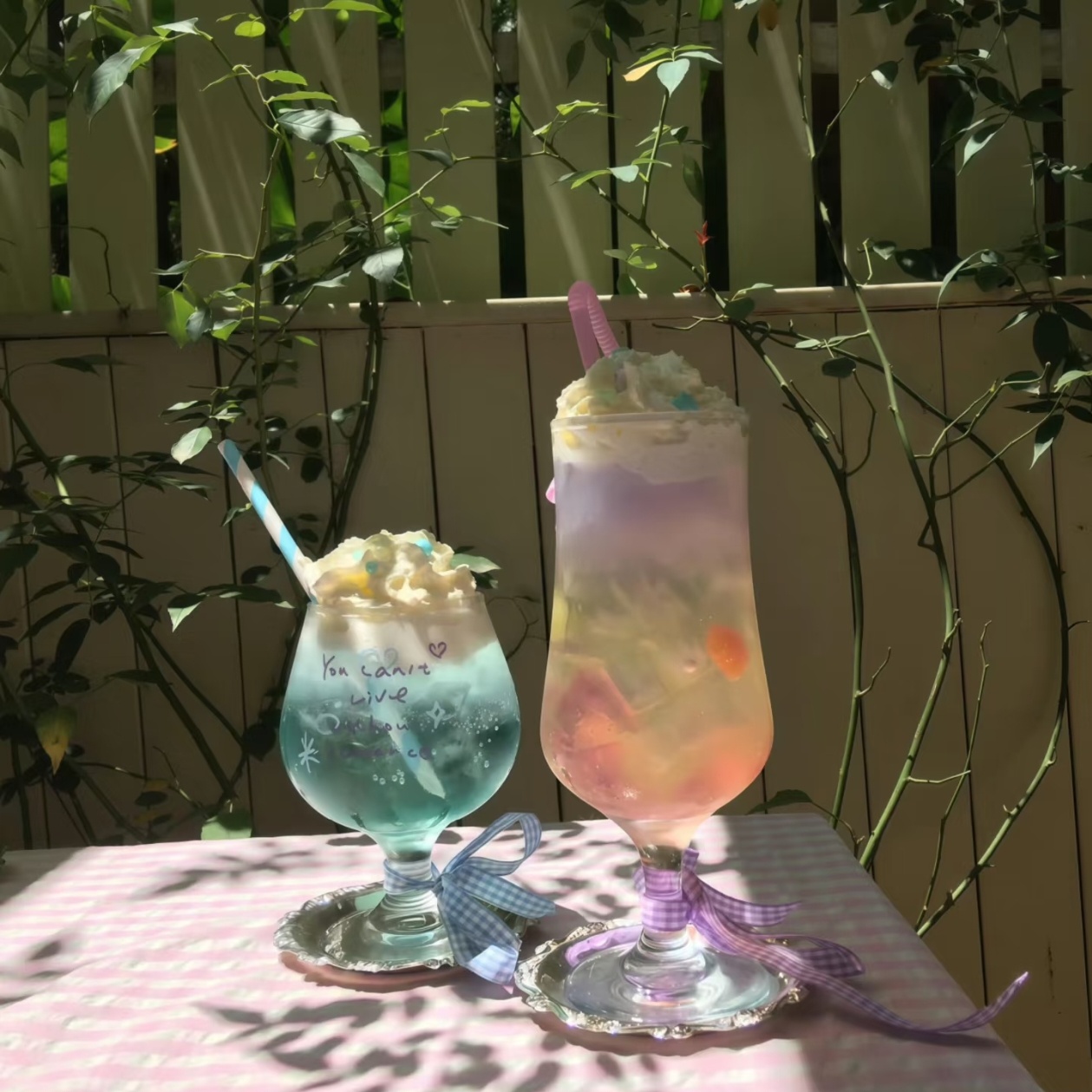 𝑾𝒆𝑪𝒉𝒂𝒕 女頭｜氛围感头像+背景图 ​​​🌟 ​​​