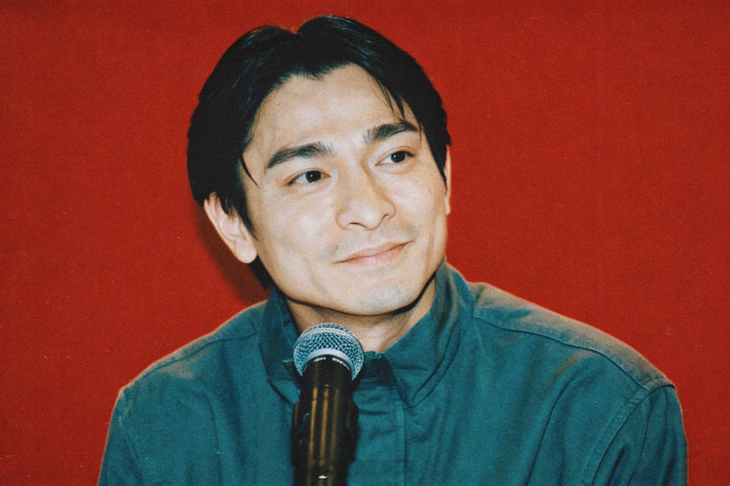 刘德华独家扫描 穿厚厚的冬天，也要像“叶孤城”一样有型😎——2000年，刘德华