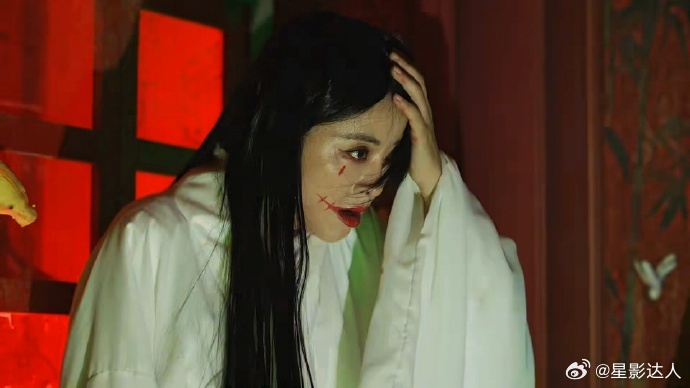 黄小蕾疑似在密室大逃脱当NPC依然的喜事 全网都在调侃的密逃兼职 NPC 梗，看