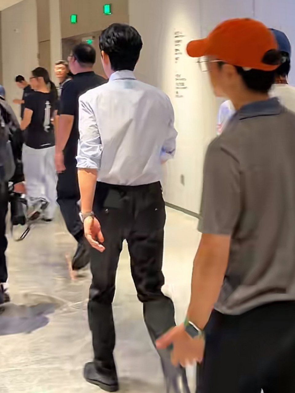我靠，好长的腿 