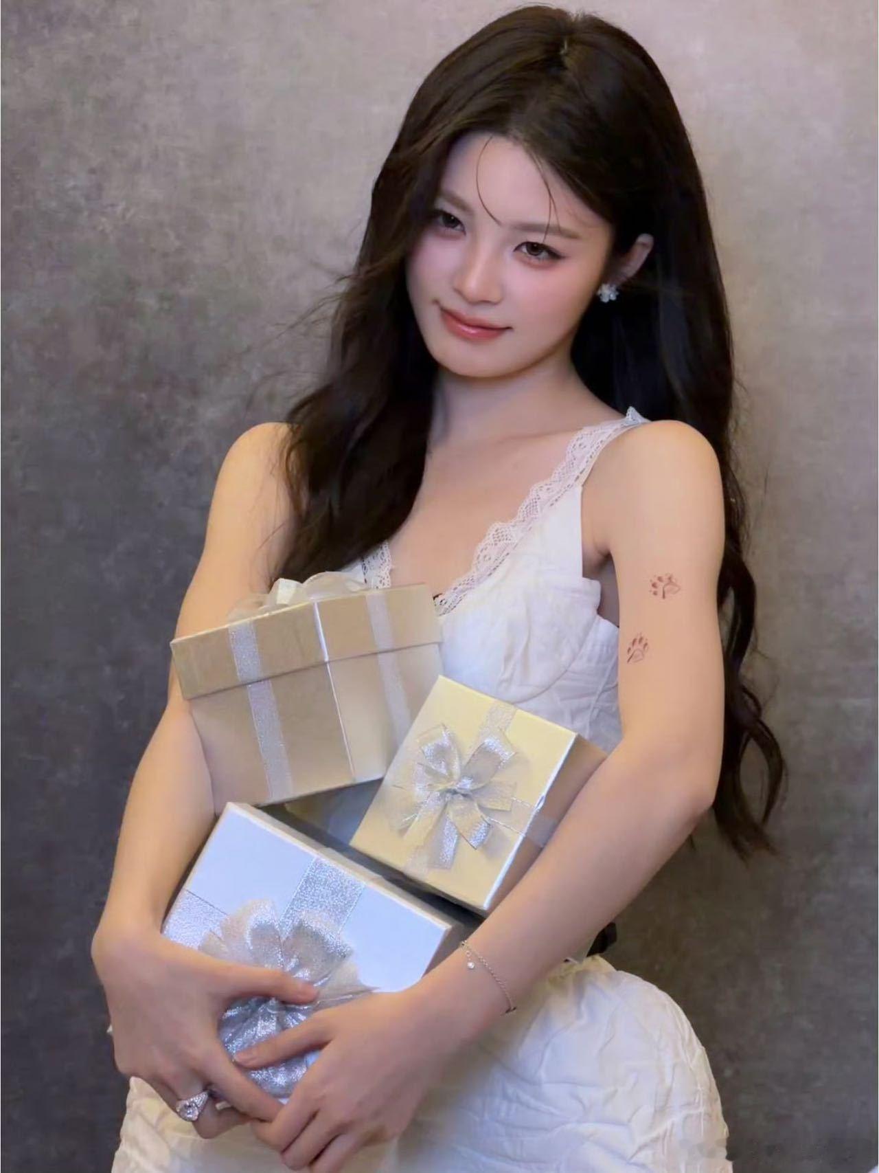 姚晓棠曾舜晞一个镇上的谁能料到天赐藏着同乡彩蛋，姚晓棠坦言和曾舜晞来自一处小镇，