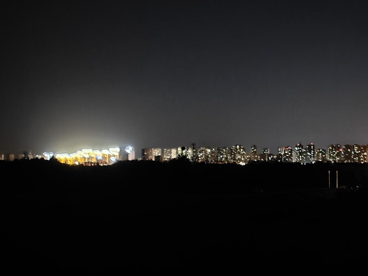 真是造孽！
被折腾了一个晚上。
到现在都没睡一分钟。
一直咳。
一直咳。
咳声震