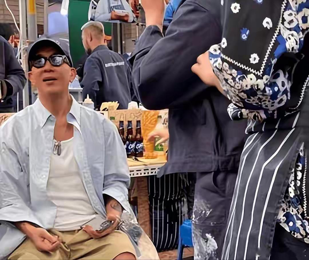 大S是因何会抛弃小汪总，而去选择光头呢？ ​具俊晔情绪失控一事持续发酵，半斤八两