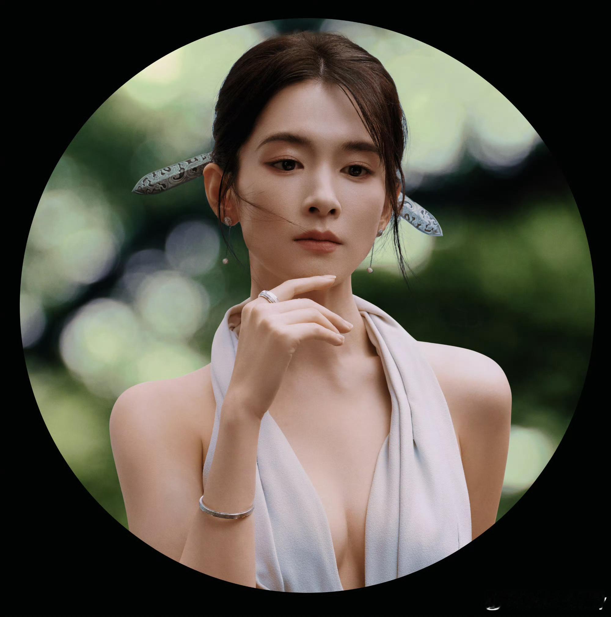 陈昊宇时尚中国之夜出图，又美又辣！ ​​​