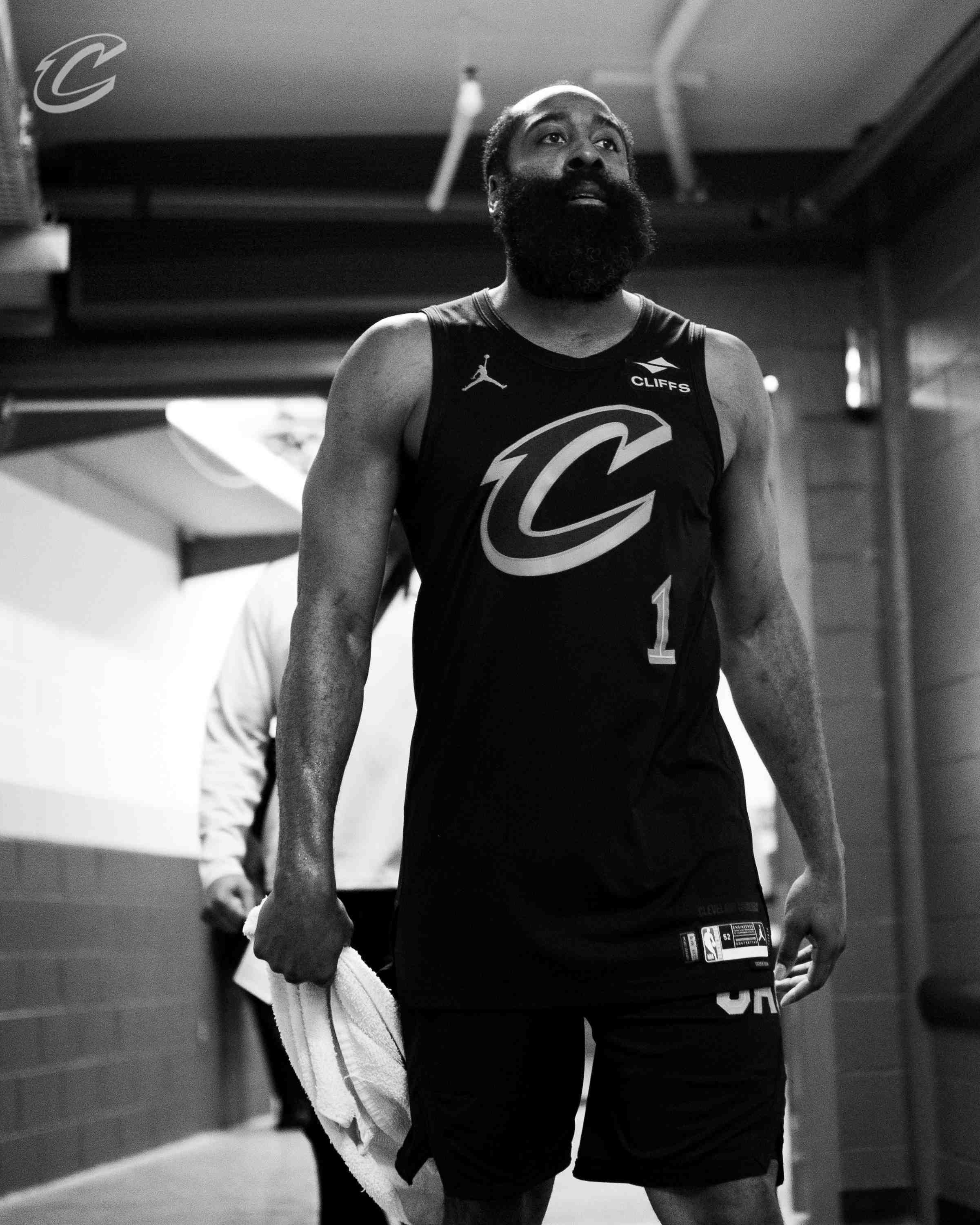 哈登：所谓的忠诚那一套，我觉得被过分高估了。归根结底，这终究是一门生意。哈登