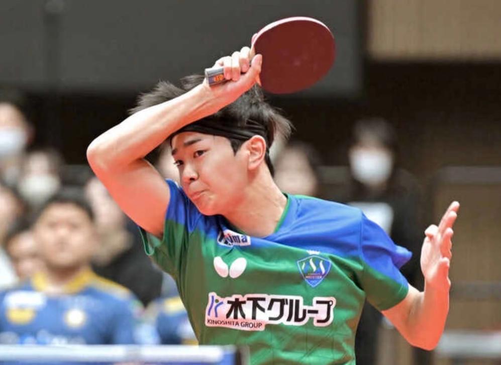 澳门世界杯小组赛首轮周启豪3:1川上流星—国乒开门红，王皓场外镇定自若！
川上流