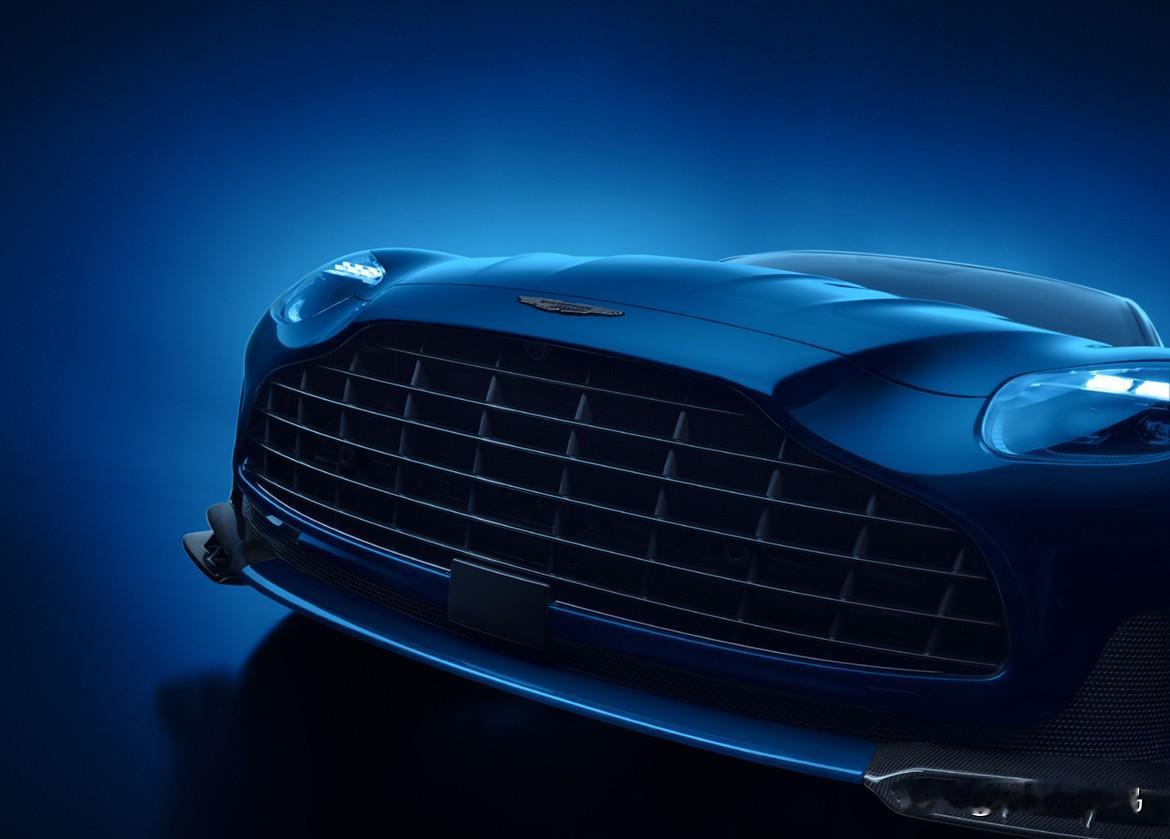阿斯顿·马丁推出全新 DB12 S，再度定义超级GT的巅峰。 搭载 4.0升 V