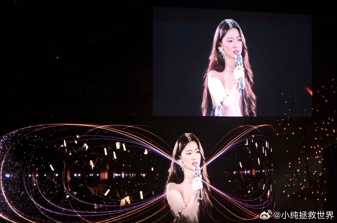 单依纯是纯妹妹演唱会总监制 监制的职责就是把舞台效果做扎实，本场舞美没拉胯，单依