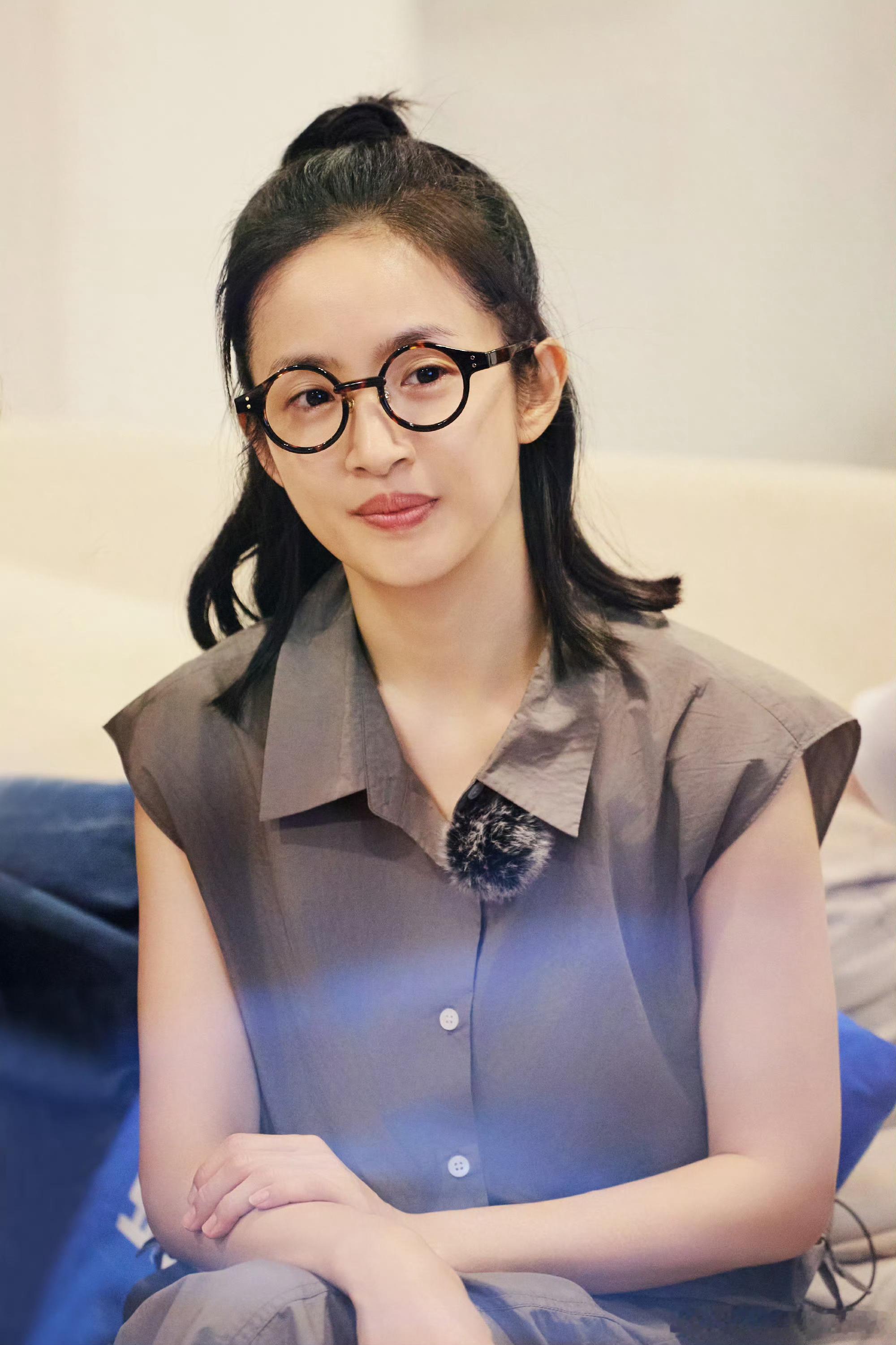 林依晨体质是靠坐月子调理好的 女孩子之间聊这些话题的时候那种坦诚和松弛，比任何科