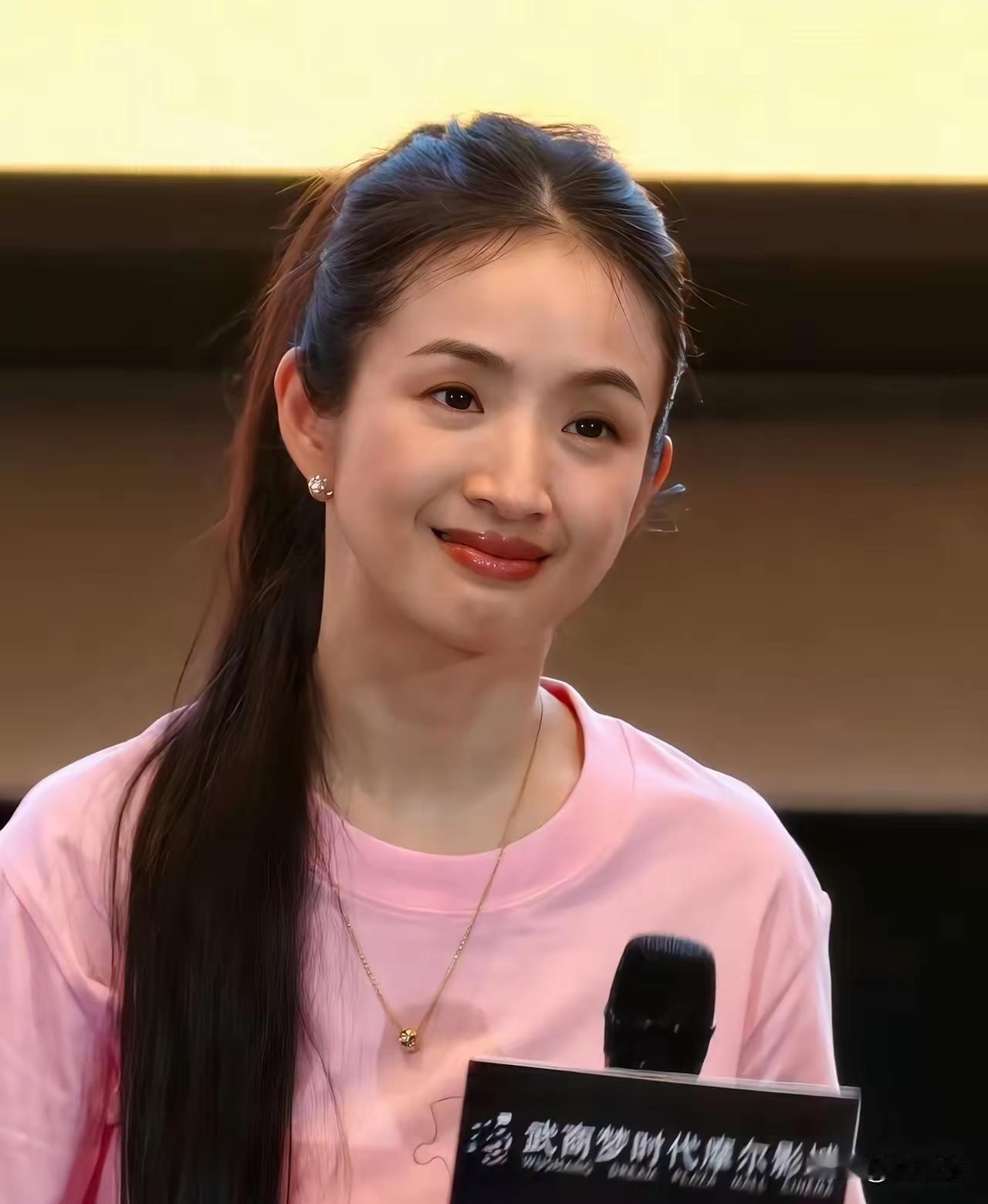 3岁林依晨的清醒，撕开了多少已婚女性的“牺牲式”假象
 
圈内人都懂，女星婚后尤