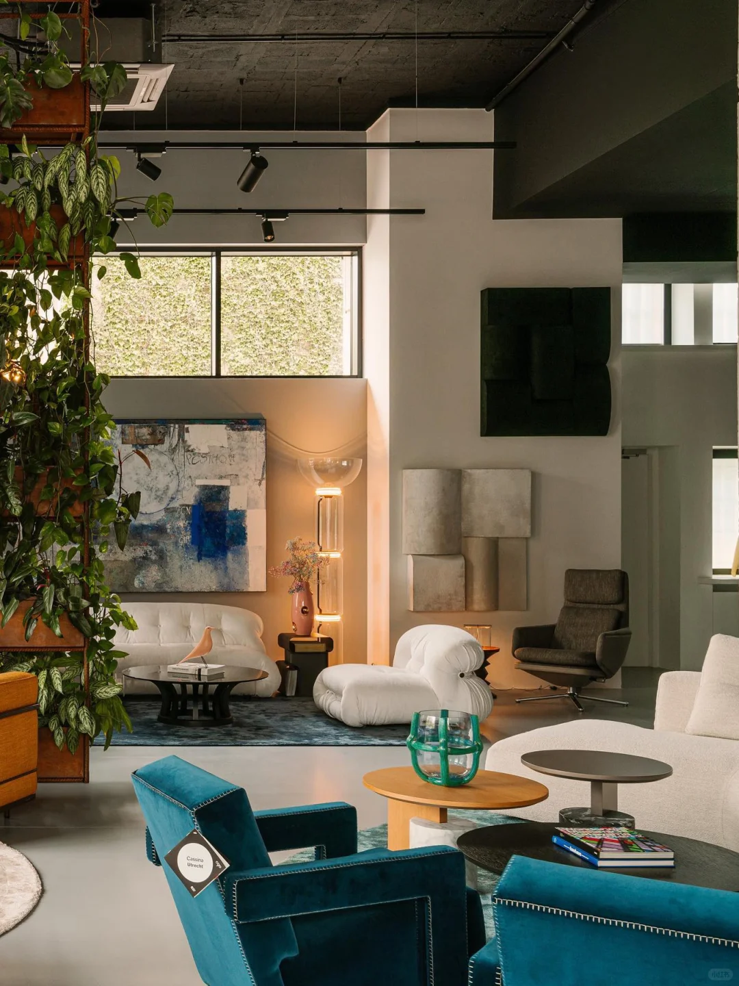 Cassina | 去波兰一趟，看看别人家的展厅