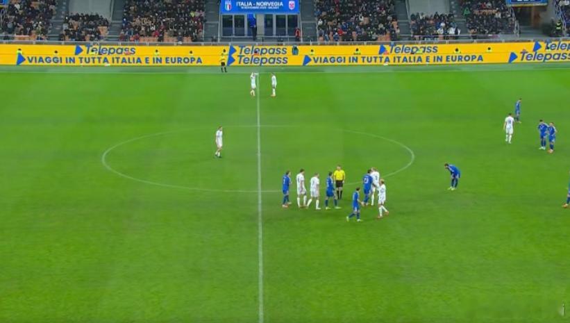 世预赛欧洲区小组赛I组第6轮，意大利在圣西罗球场1-4遭挪威逆转，哈兰德下半场2
