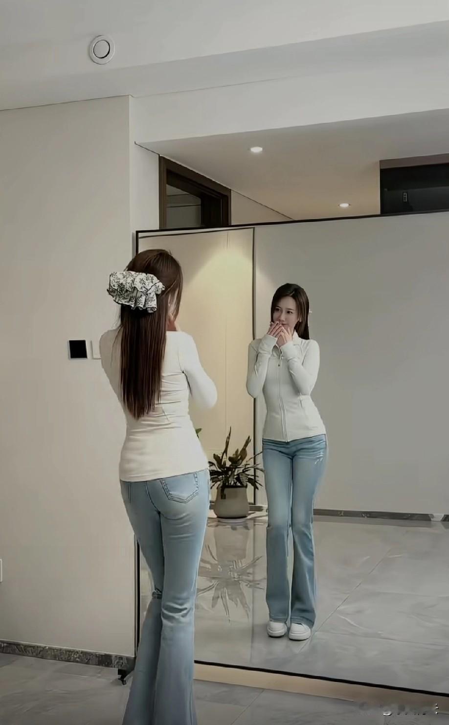 我们总把停驻看作懈怠，却忽略了“暂停”本身就是一种珍贵的能力。

它并非前行的对