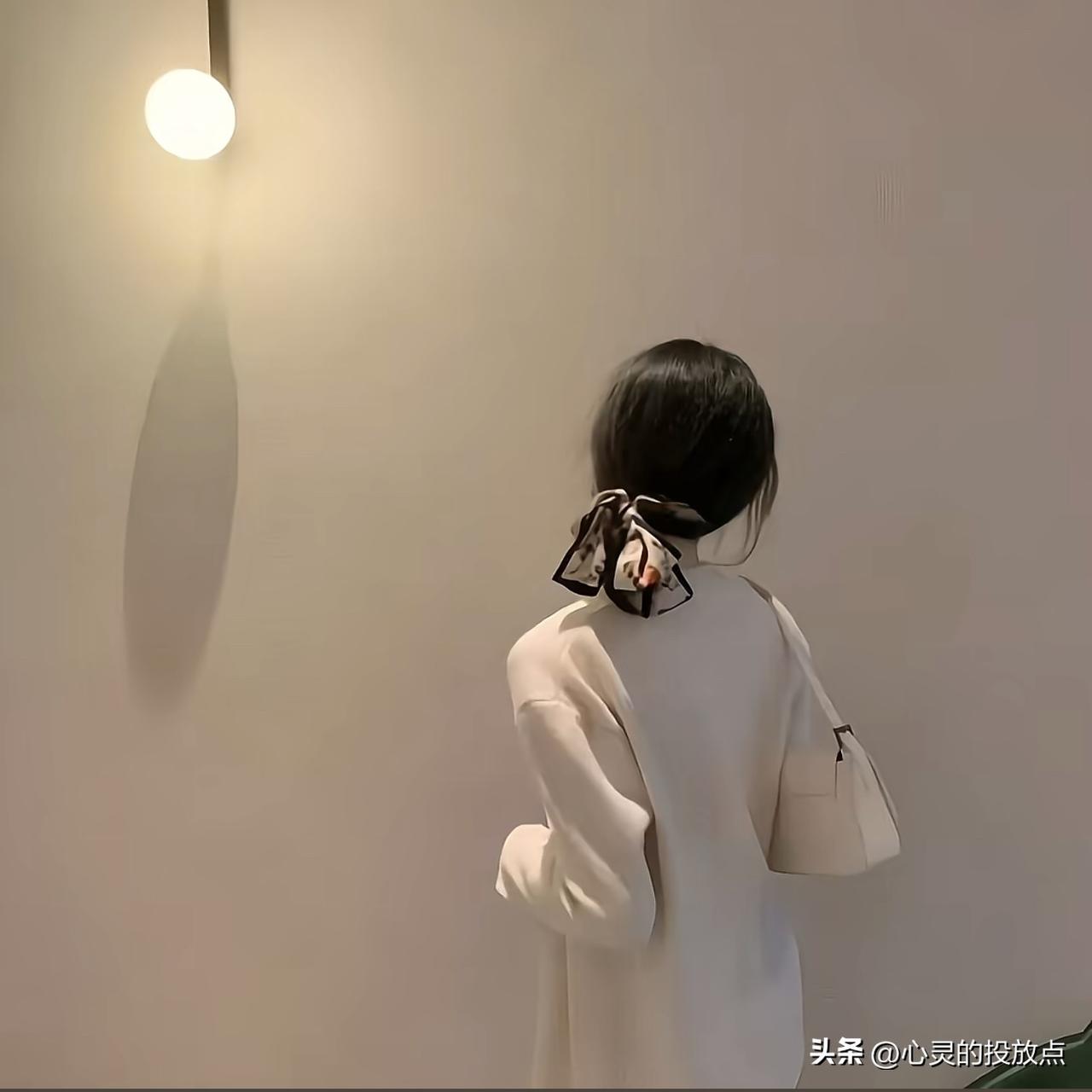 如果男人不关心你，你会怎么做

其实很简单：收起自己的热情，多爱自己点，让他哪凉