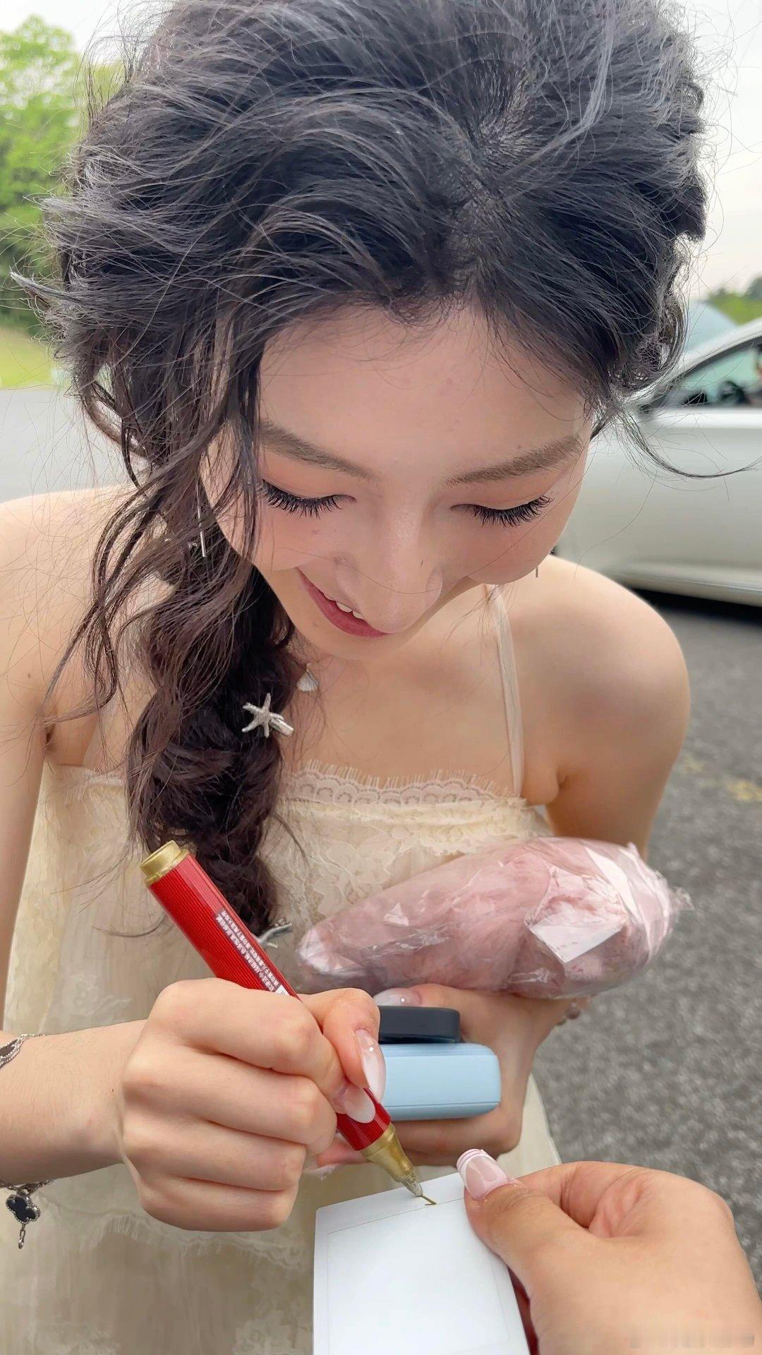奥莉宝宝快点进来看拍立得神图～不敢想象这大浓颜现实中有多美怦然心动20岁
