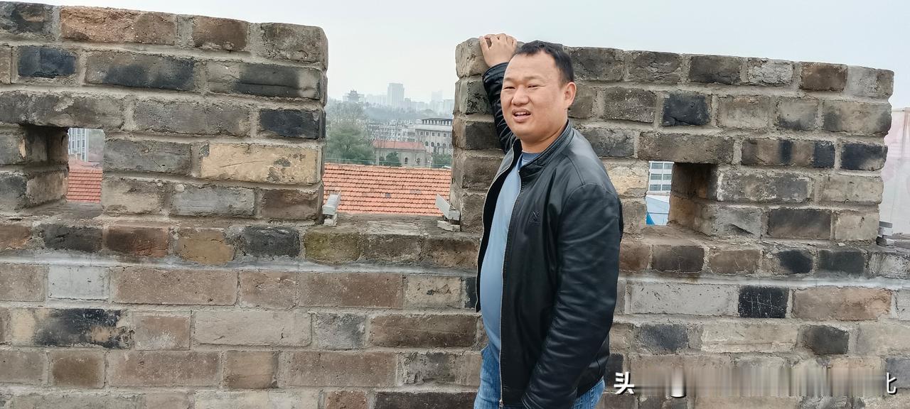 年过40的人一定要注意身体，身体是革命的本钱。年过40不要再追求大富大贵，功名利