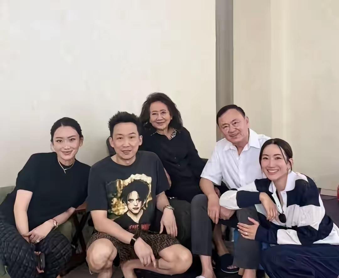 无官一身轻！他信现在的日子轻松自在，安享晚年！

[思考][思考]我来评论几句：