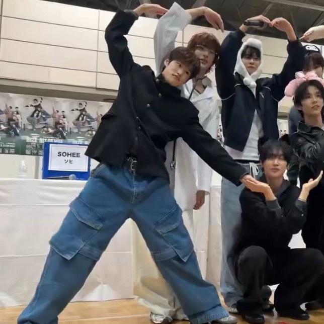 合照环节—李炤熙超绝臂展秀